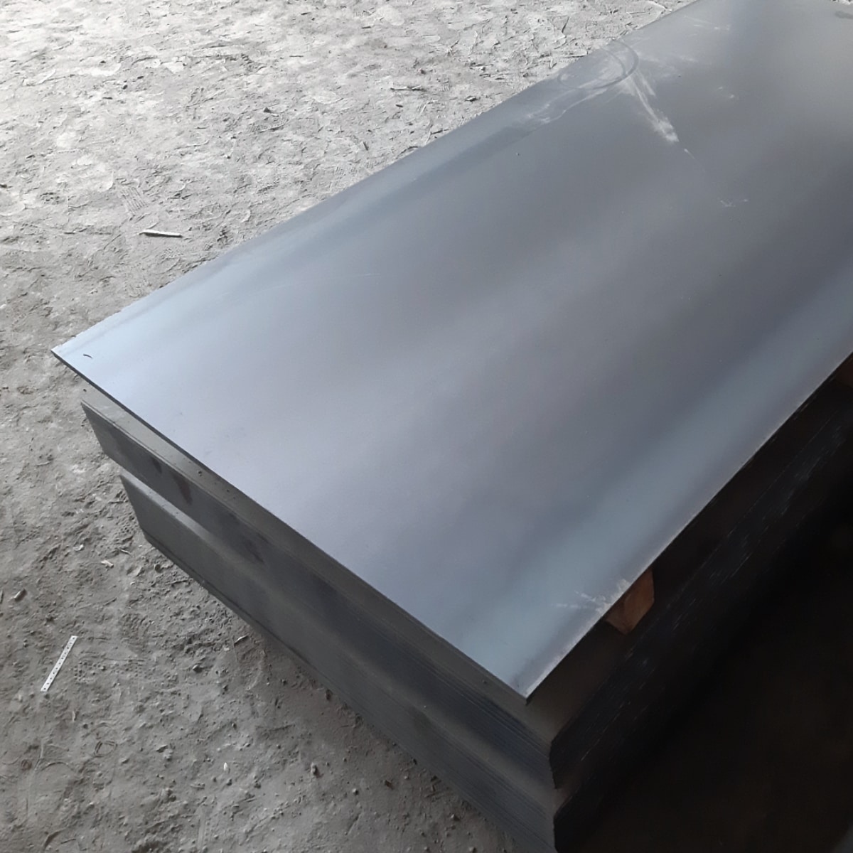 Besi Plat Hitam 1.2 mm (120x240 cm)